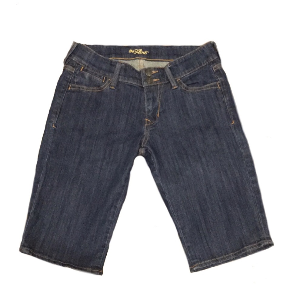 Women’s Old Navy “The Flirt” Bermuda Shorts